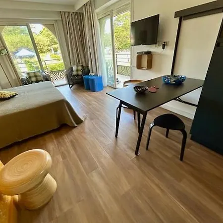 Studio climatisé à Chiberta piscine plage&green classé Apartamento *