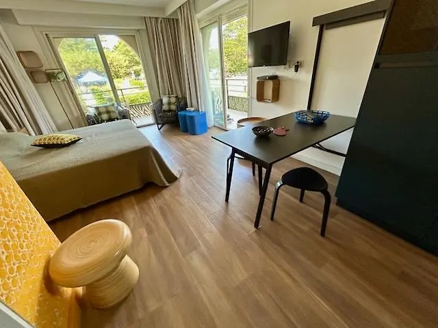 Chiberta 3 Etoiles Climatise Piscine & Golf Apartman *