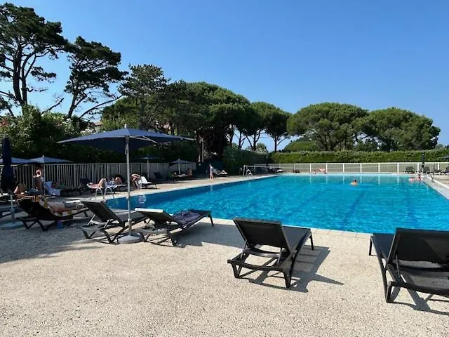 Апартаменты Chiberta 3 Etoiles Climatise Piscine & Golf Англе