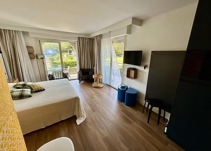 Chiberta 3 Etoiles Climatise Piscine & Golf *