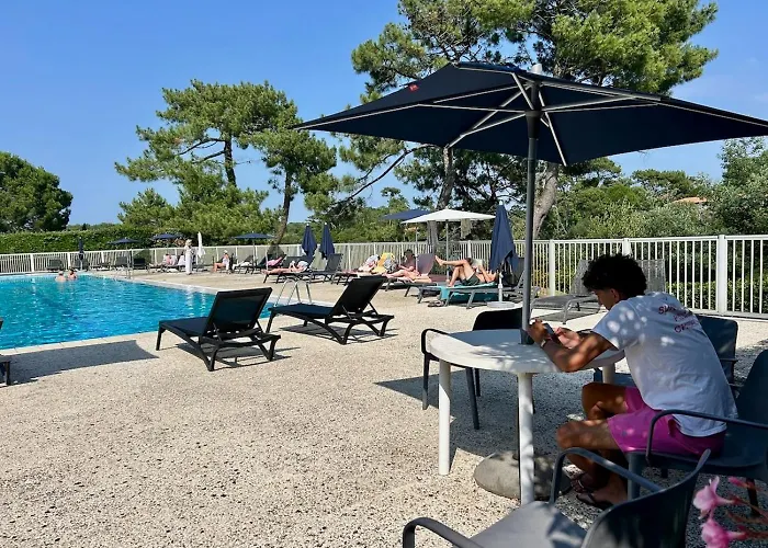 Chiberta 3 Etoiles Climatise Piscine & Golf Apartman *